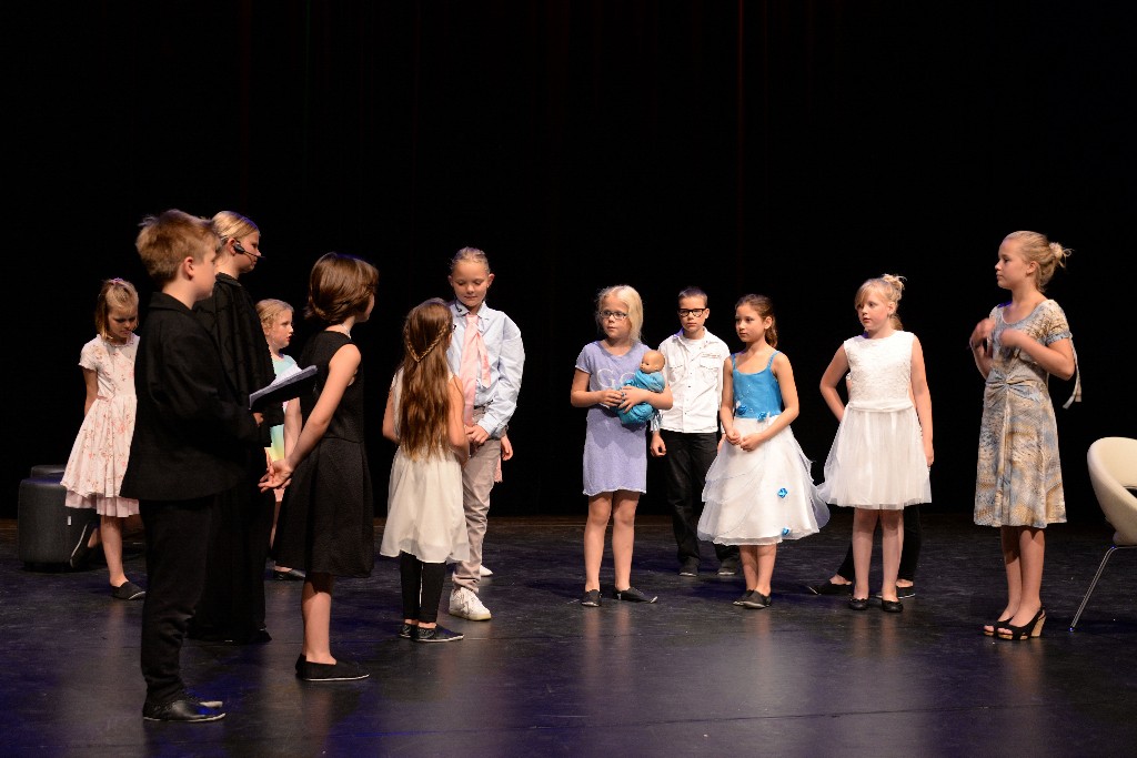 ../Images/Musical Nanny de Vries 221.jpg